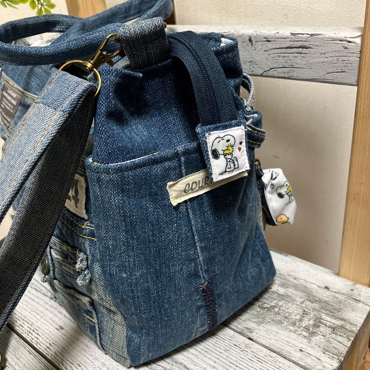 大きめデニムリメイクバック ハンドメイド ショルダーベルト付き