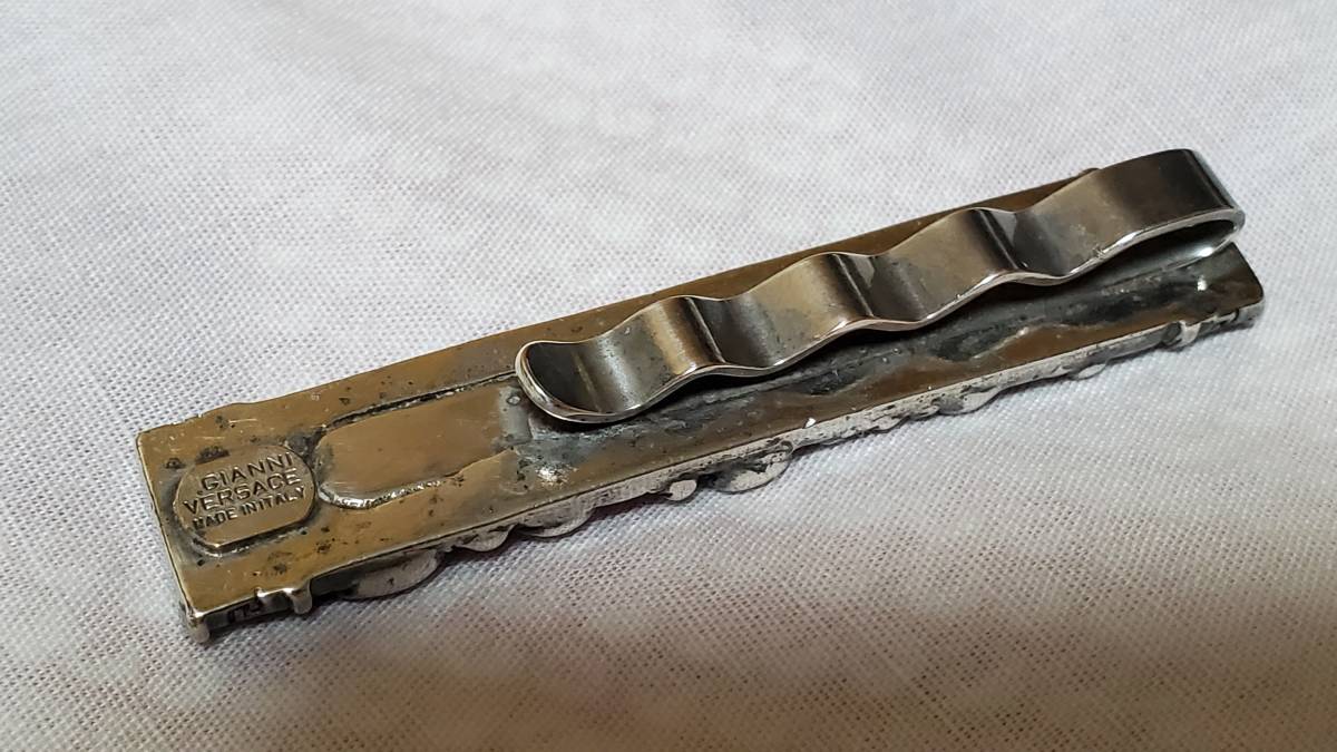 希少ヴェルサーチゴシックアートグレカネクタイピンタイピン