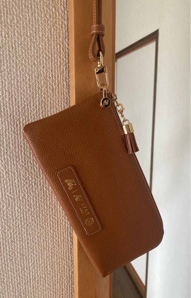 極美品 ATAO Batty(バティ)／バッグにもなる長財布 キャメル｜Yahoo
