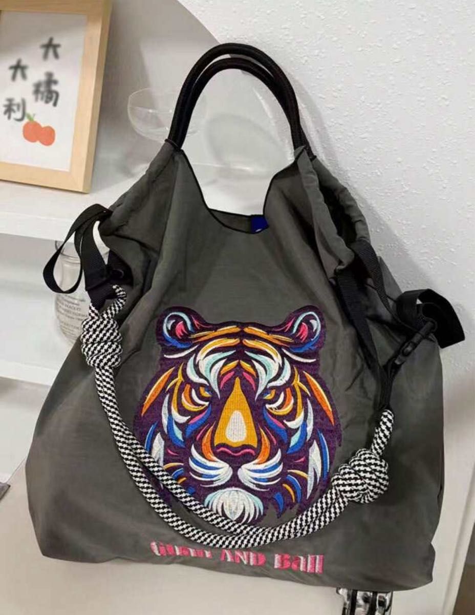 黒 白 ストラップ付き 虎 タイガー 刺繍 エコバッグ ショルダーベルト