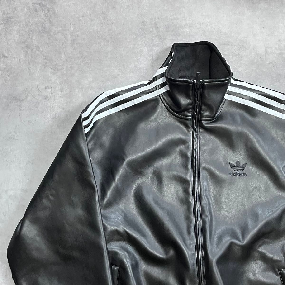 窪塚洋介さん着用】 新品タグ付き adidasフェイクレザートラック