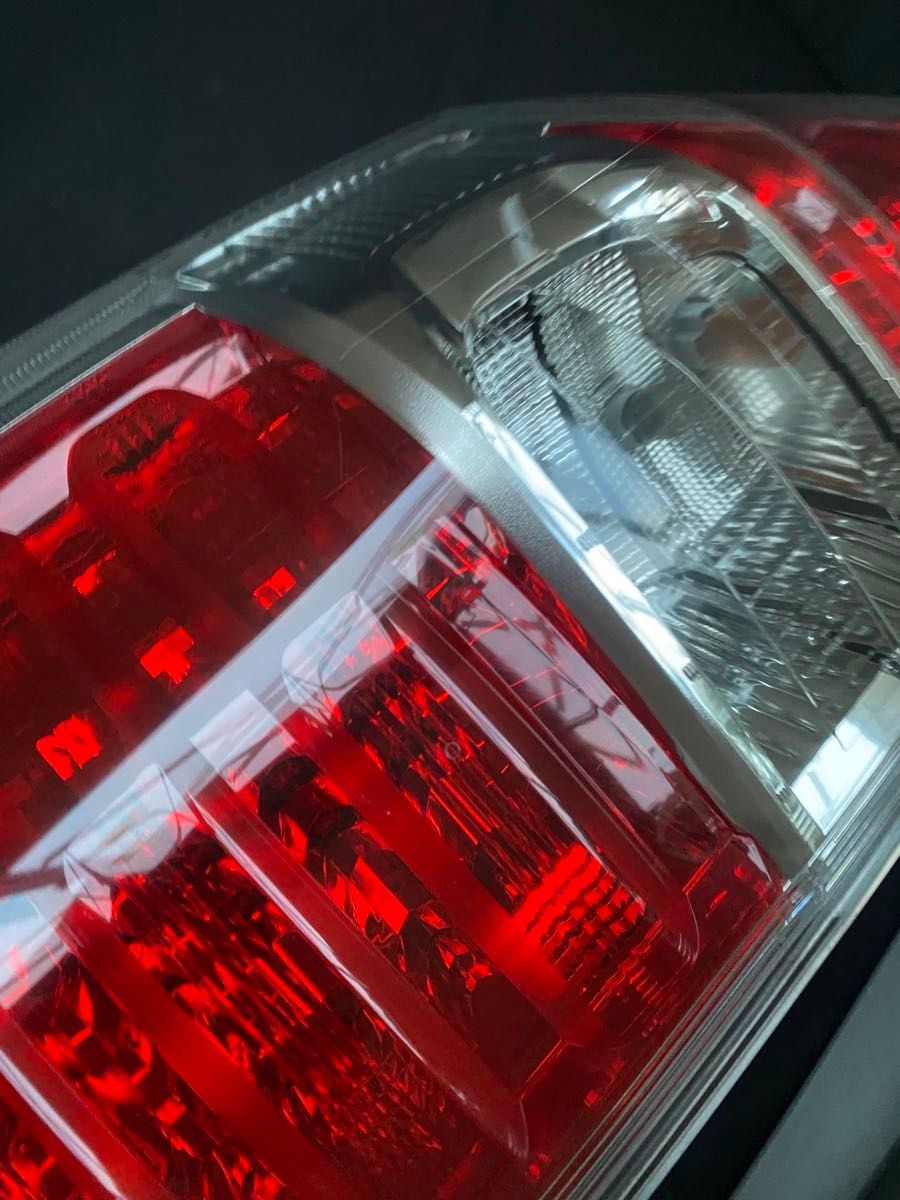 トヨタ ノア 70系（ZRR70/75系）後期型 純正テールランプ 左右セット