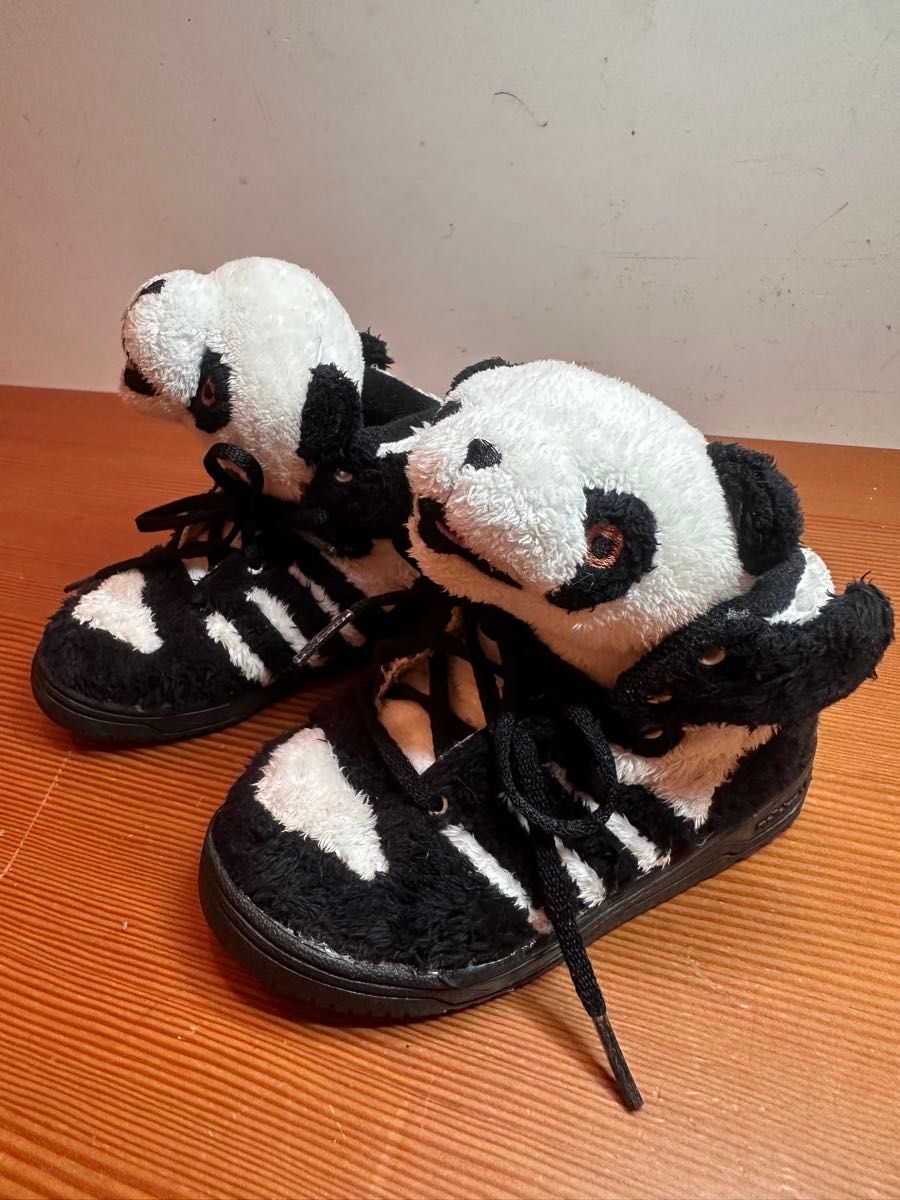レディーガガ adidas アディダス × ジェレミースコット コラボ パンダ