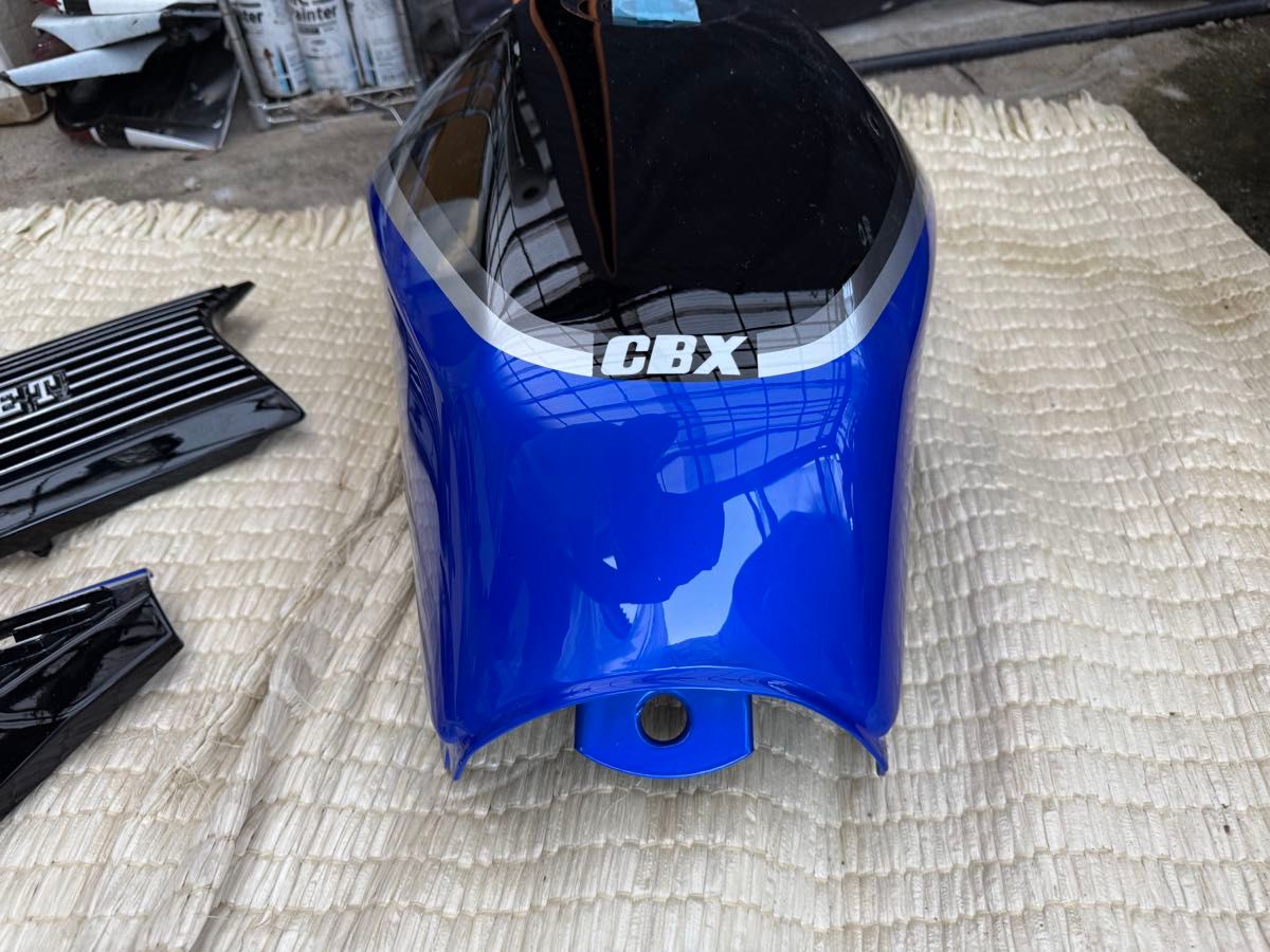 美品 CBX400F 外装セット タンク サイドカバー テール フロント
