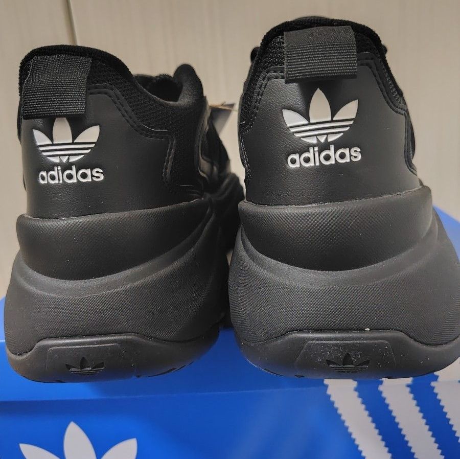 adidas Originals OZGAIA 厚底 スニーカー 26 5 黒 オールブラック