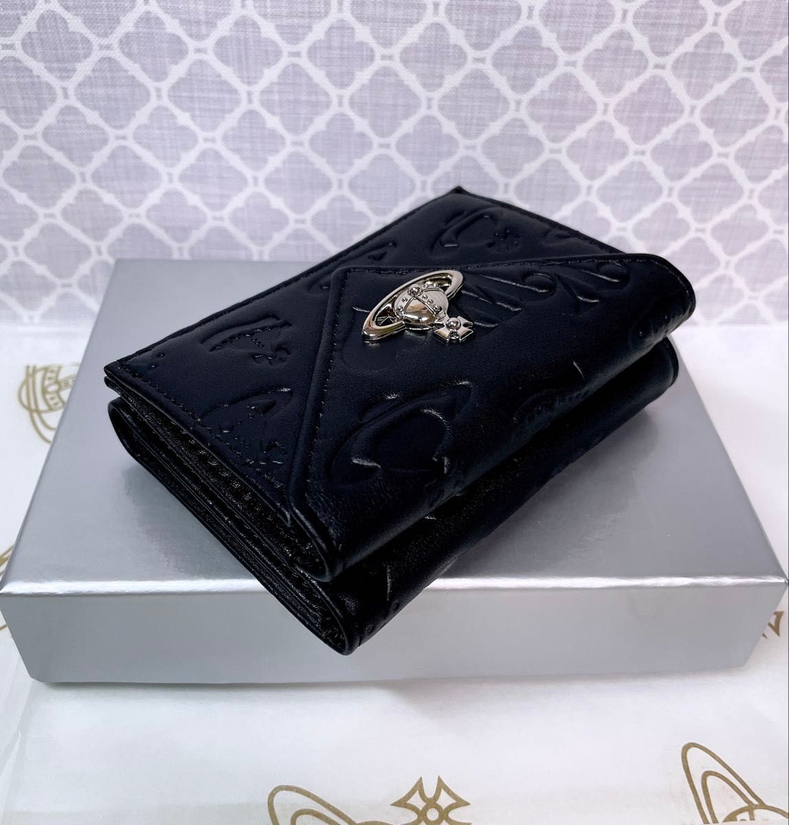 内柄も素敵 最新作】Vivienne Westwood 三折り財布 マット 黒｜Yahoo