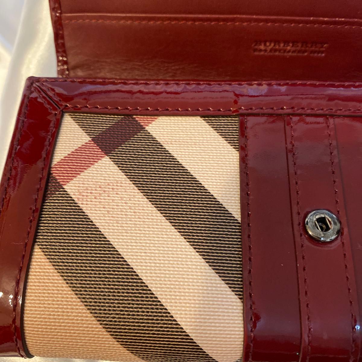 Burberry バーバリー 二つ折り長財布 PVC パテントレザーノバチェック
