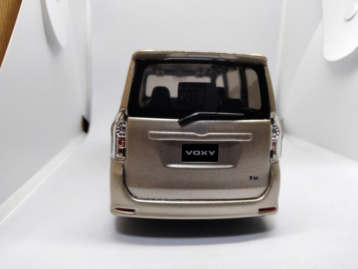 最終値下げ 70ヴォクシー カラーサンプル 1/24 ミニカー ヴォクシー