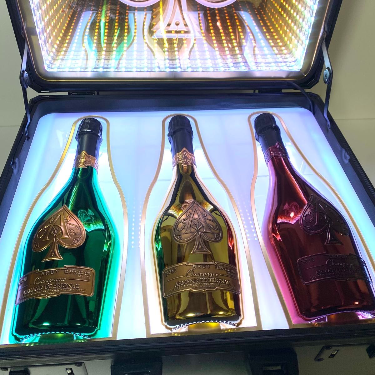 アルマンド アタッシュケース レッド グリーン ゴールド シャンパン