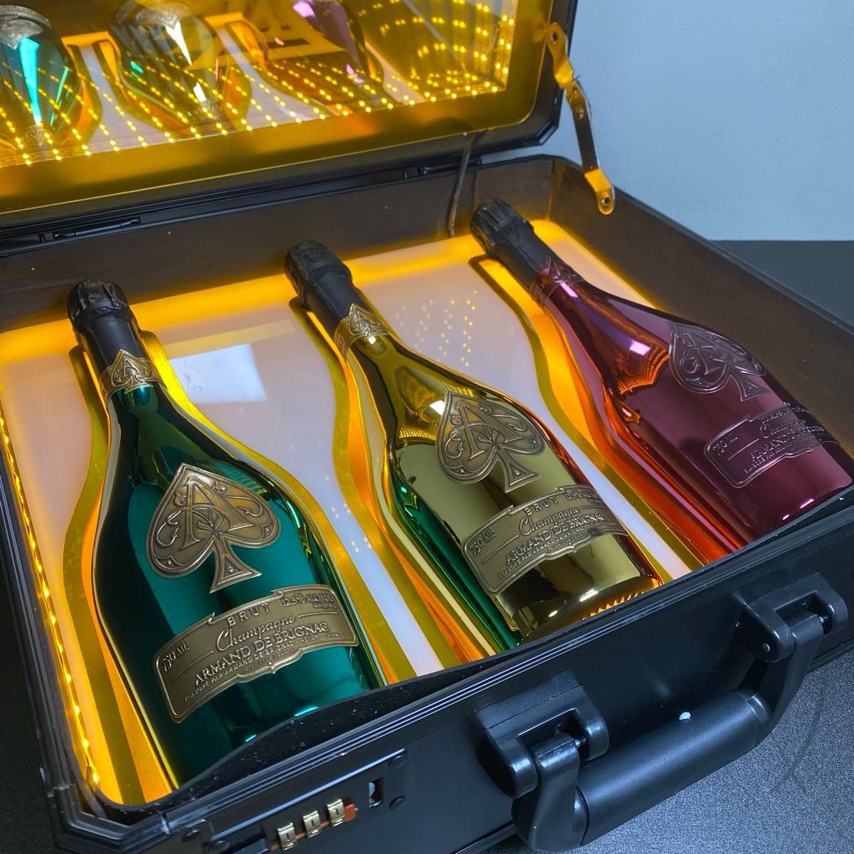 アルマンド アタッシュケース レッド グリーン ゴールド シャンパン
