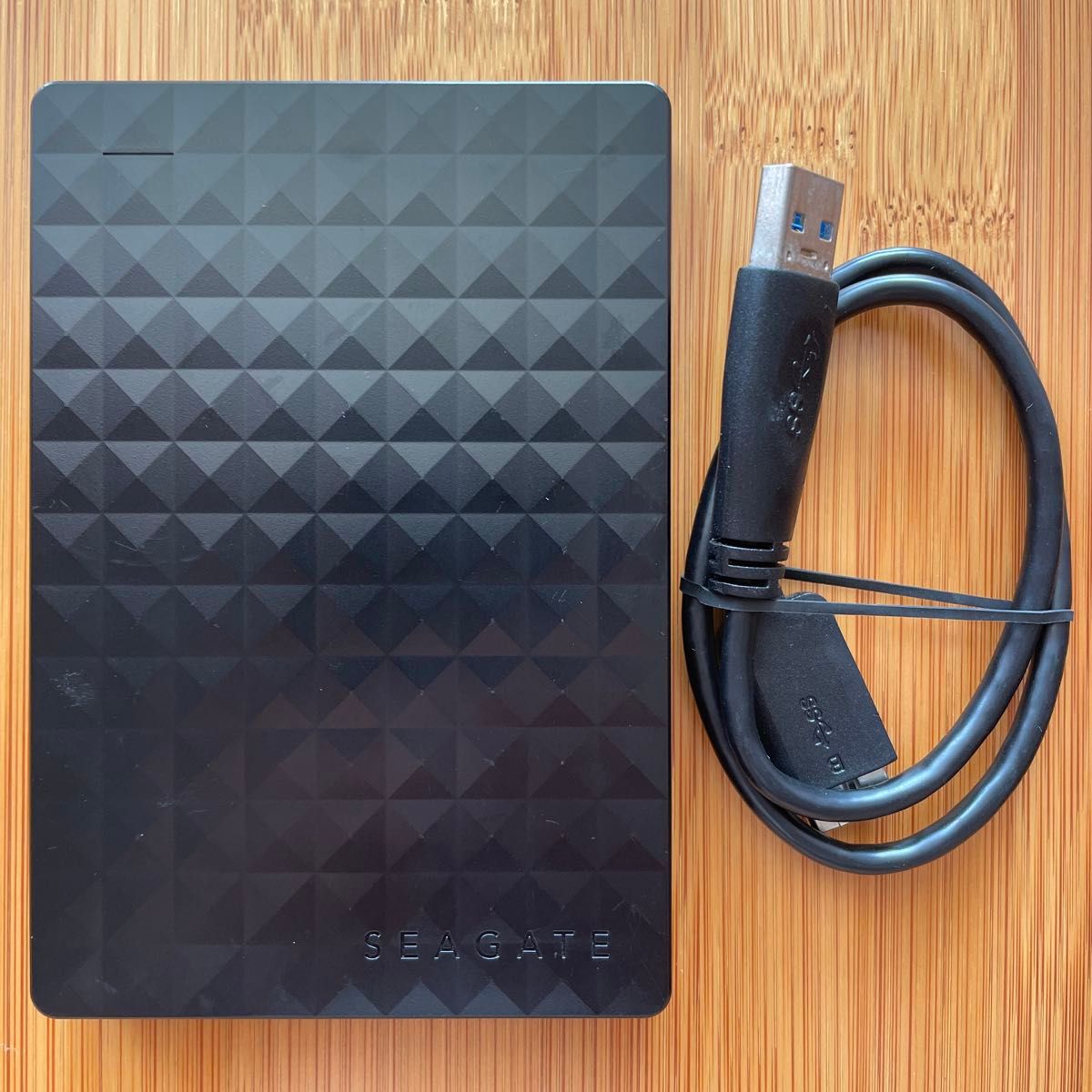 Seagate ポータブルハードHDD 2TB (SGP-MX020UBK)｜Yahoo!フリマ（旧