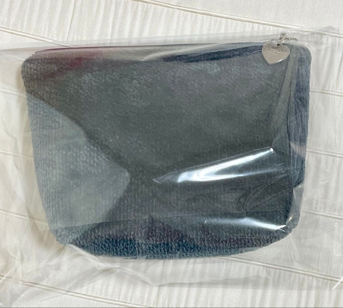 新品 フェイラー ラブラリーハート 舟型ポーチM グレー｜Yahoo!フリマ