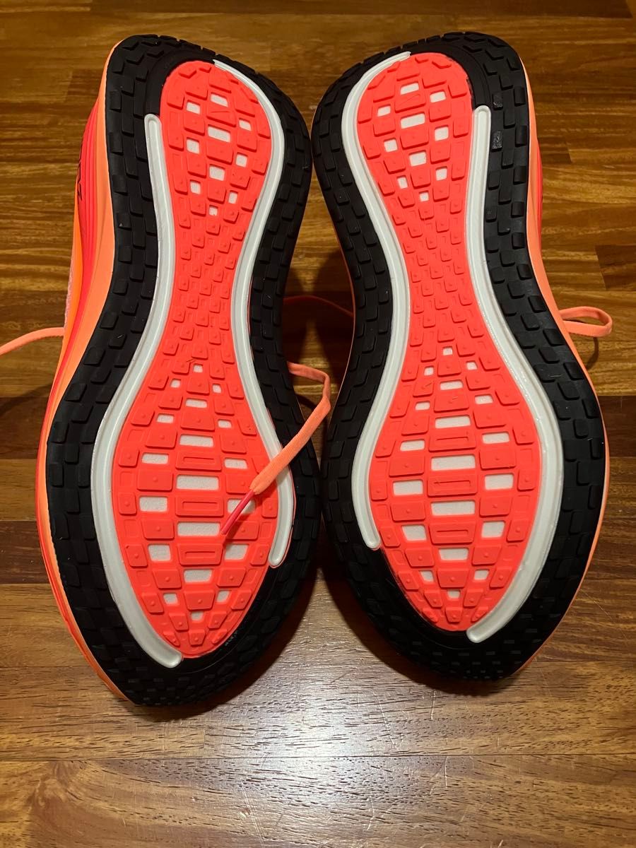 新品ナイキ ボメロプラス/27cm NIKE ランニングシューズ VOMERO｜Yahoo