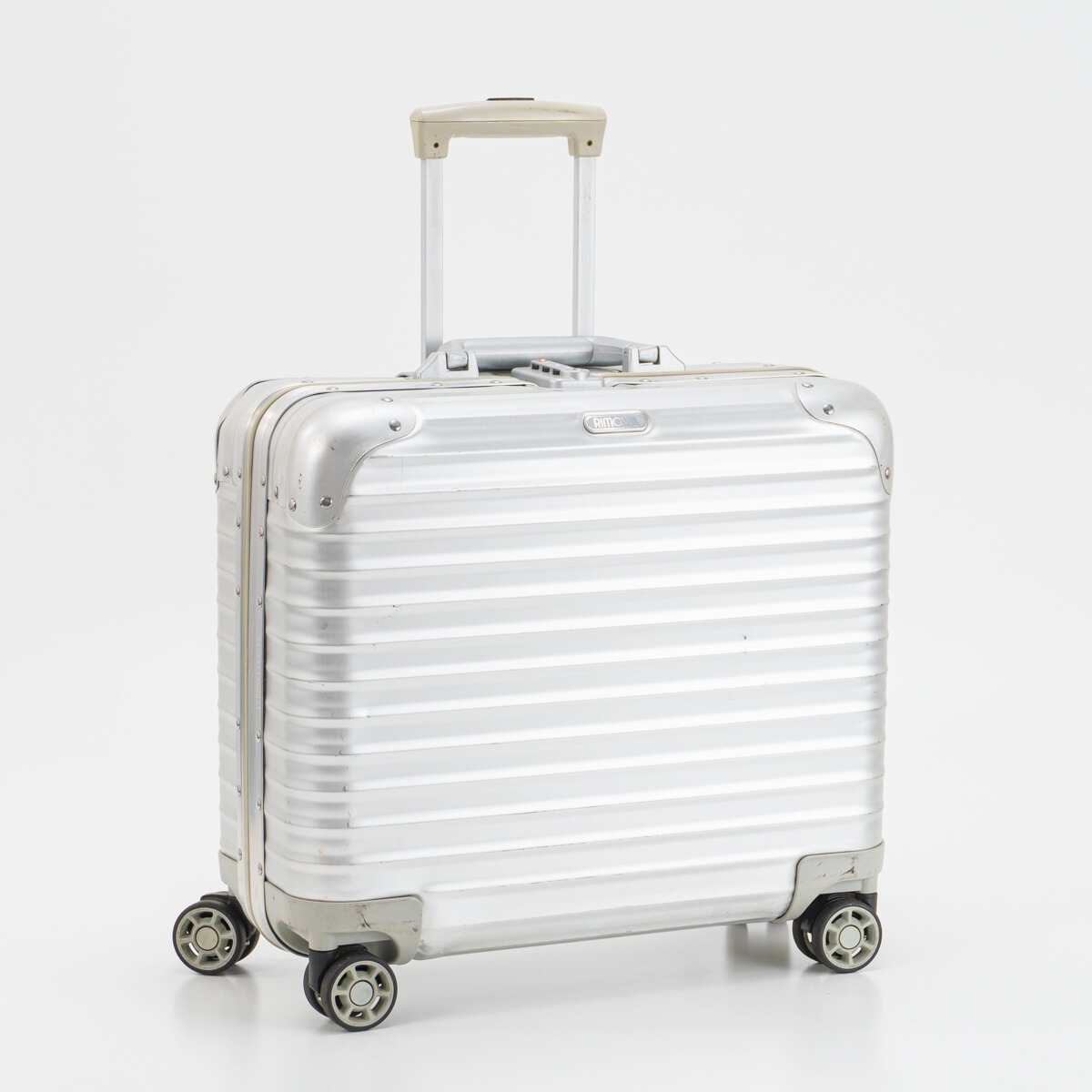 RIMOWA リモワ TOPAS トパーズ 26L 機内持ち込み 4輪 TSAロック