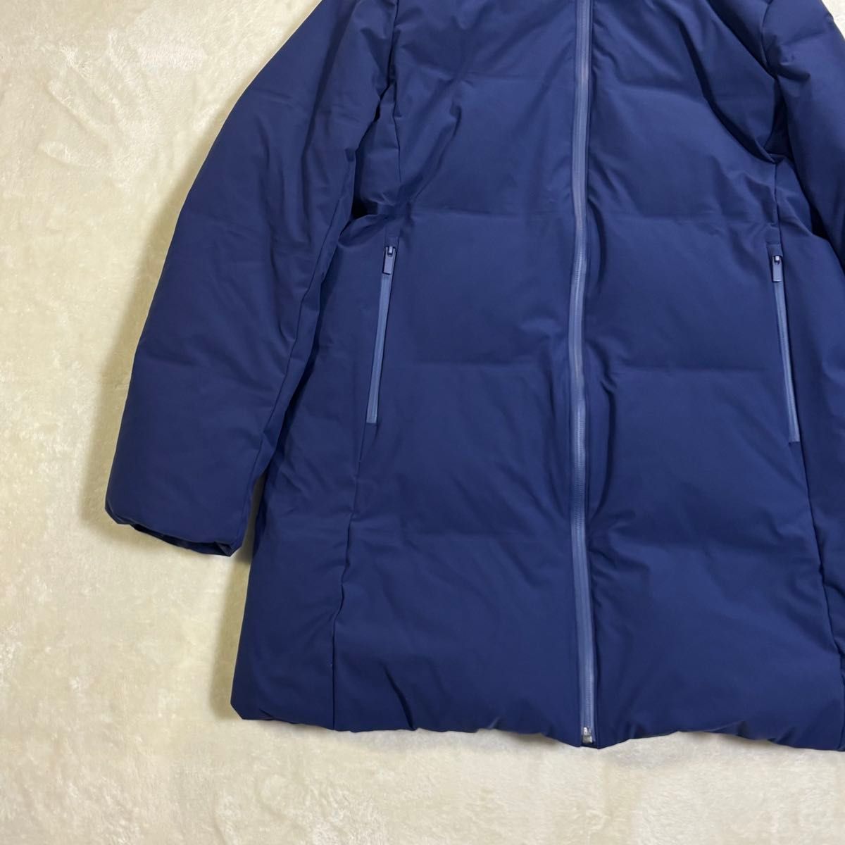 美品】UNIQLO ストレッチシームレスダウンショートコート レディース