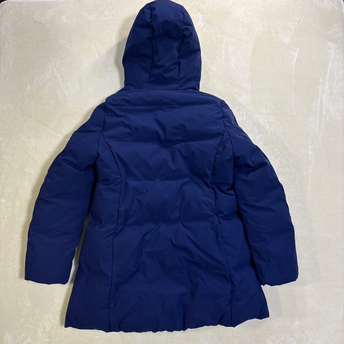 美品】UNIQLO ストレッチシームレスダウンショートコート レディース