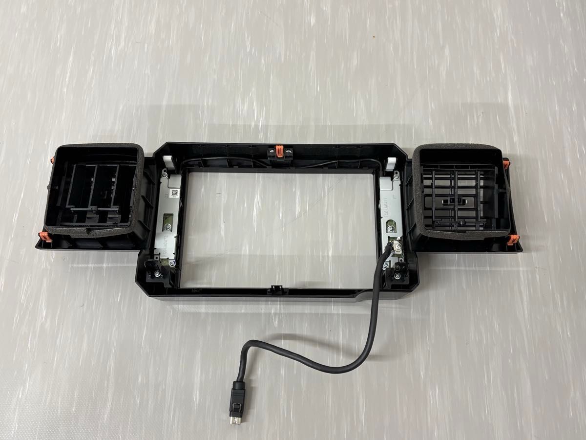 ダイハツ純正8インチナビ NSZN-X68Dとウェイク用パネル 他オマケ付き