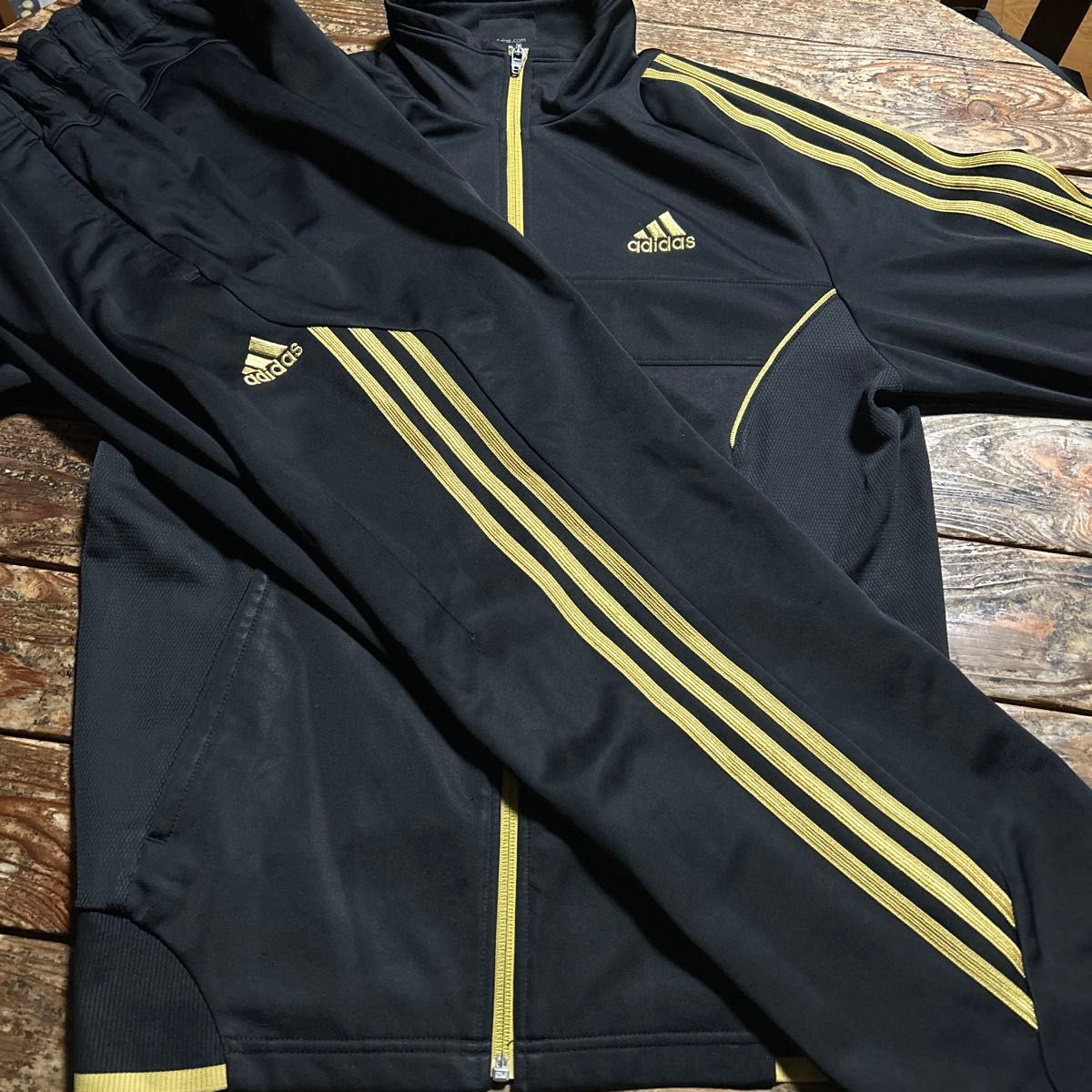 adidas アディダス ジャージセットアップ上下セット3本ゴールドライン