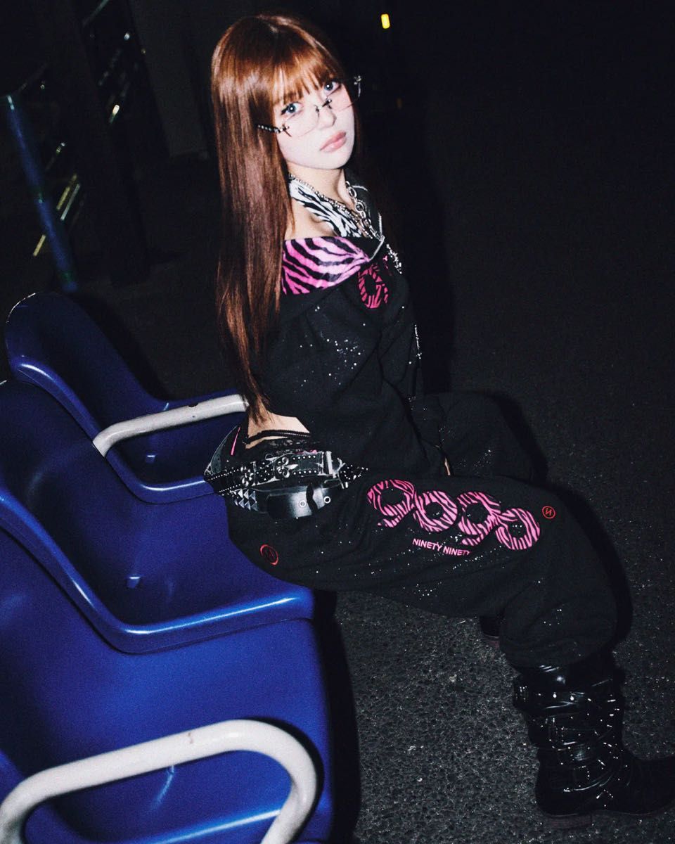 9090 girl OG Logo Glitter Sweat Pants｜Yahoo!フリマ（旧PayPayフリマ）