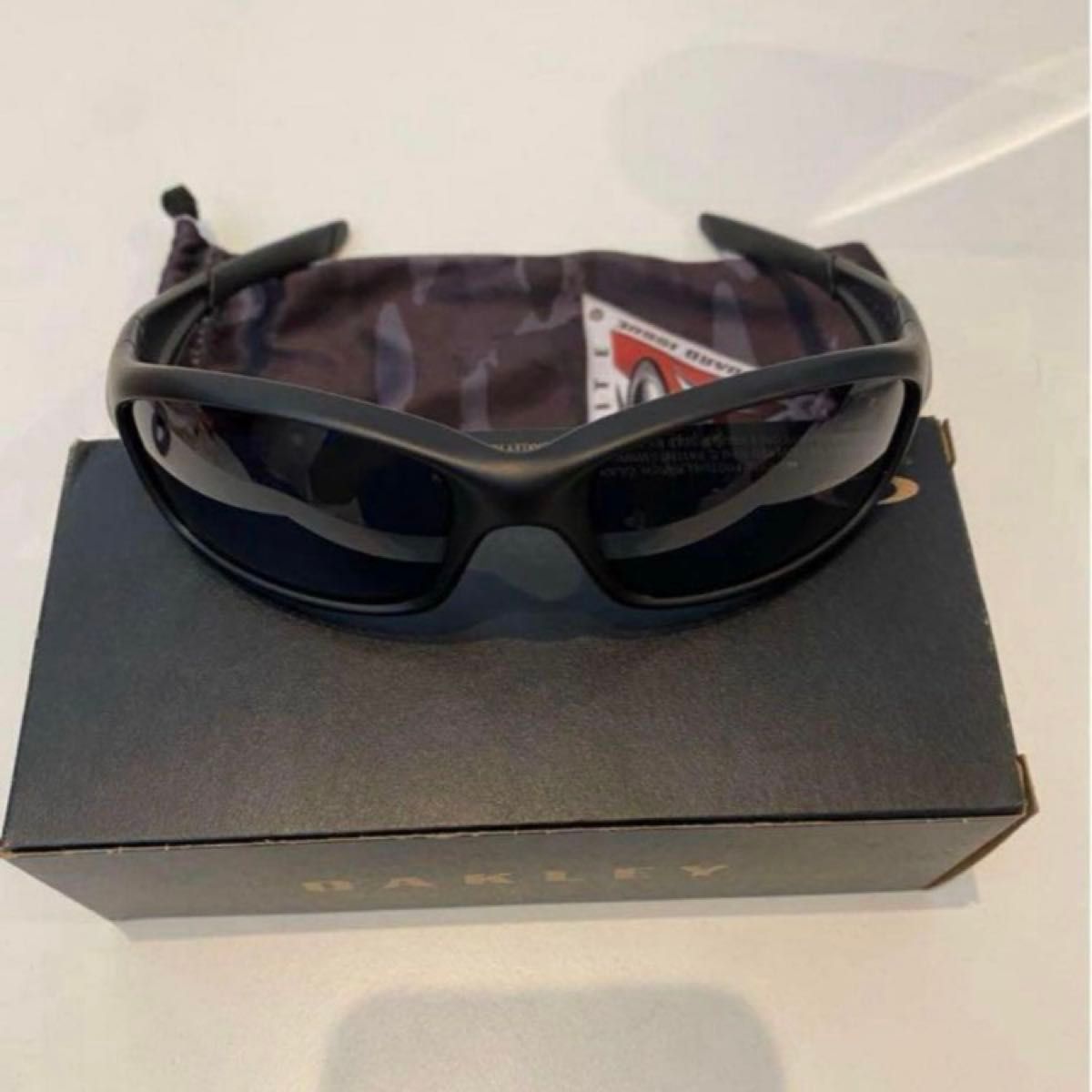 ioさん着用モデル オークリー OAKLEY STRAIGHT JACKET oo9039 11-013