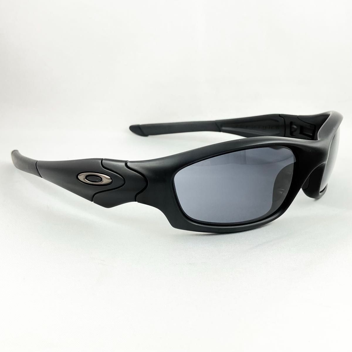 ioさん着用モデル オークリー OAKLEY STRAIGHT JACKET oo9039 11-013