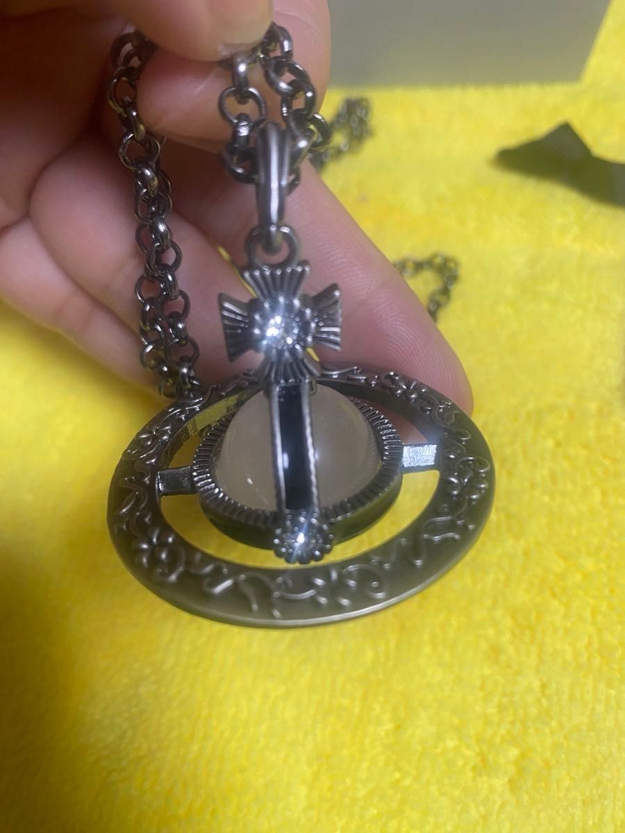 Vivienne Westwood 花刻印スモールネックレス ヴィヴィアンウエスト