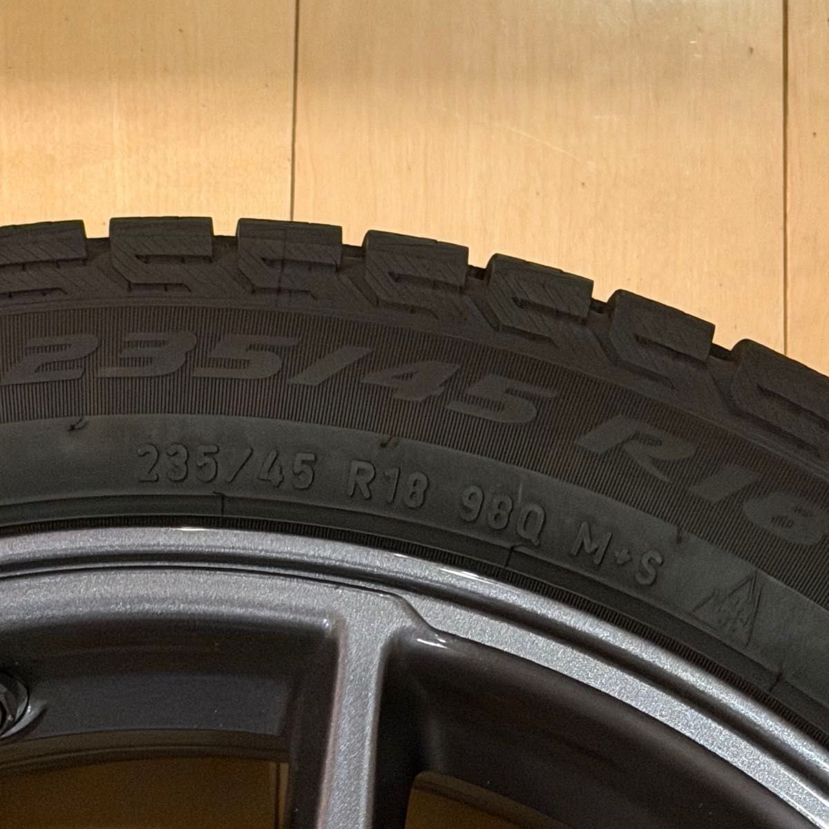 テスラ モデル3用純正18インチ Aero ホイール+スタッドレスタイヤ4本