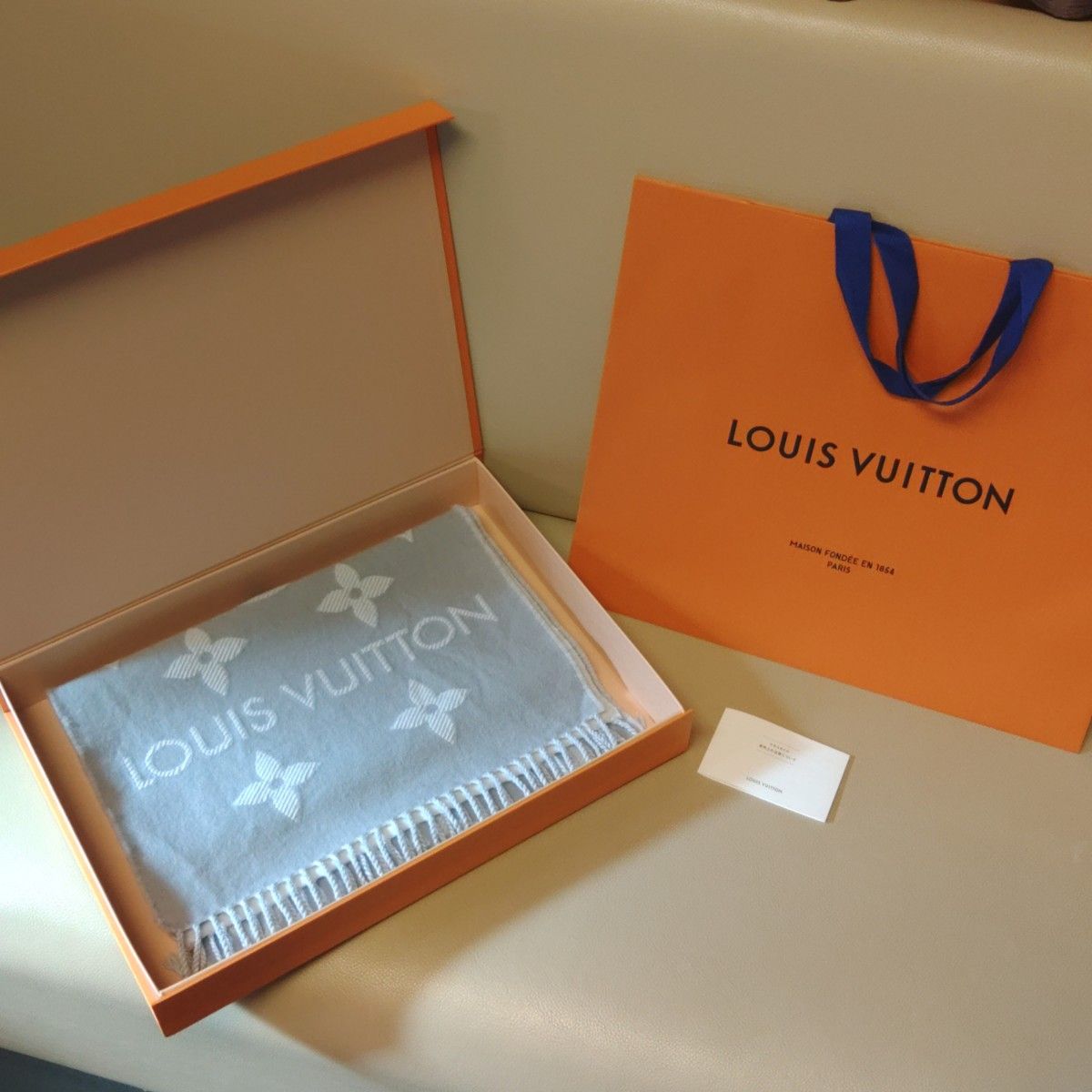 美品】ルイヴィトン マフラー LV エセンシャル グリクレール｜Yahoo