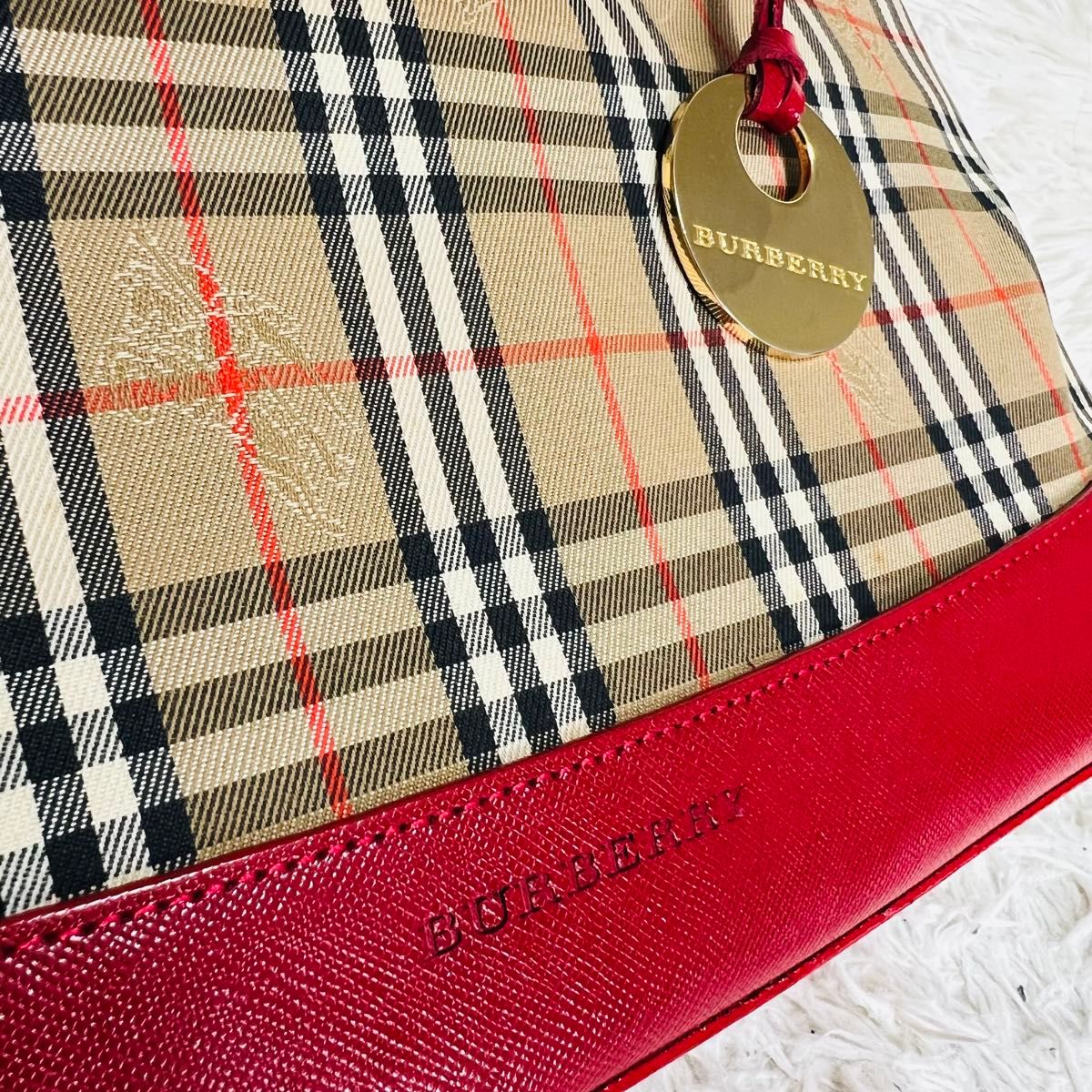良品】BURBERRY バーバリー ノバチェック ハンドバッグ 赤 チャーム