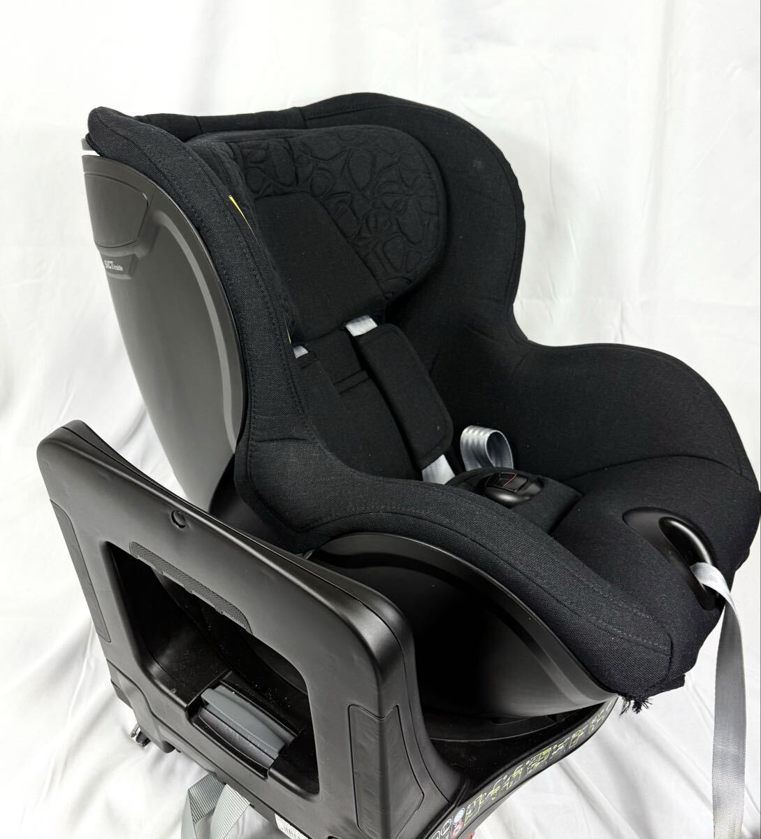 VOLVOボルボ 回転式チャイルドシート i-Size SWINGFIX｜Yahoo!フリマ