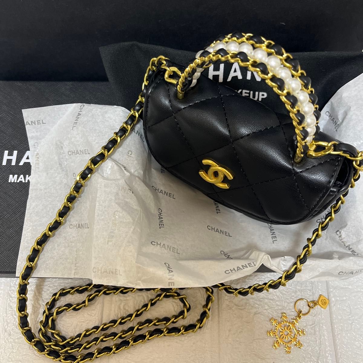 CHANEL シャネル ノベルティ ミニマトラッセ風 チェーンショルダー