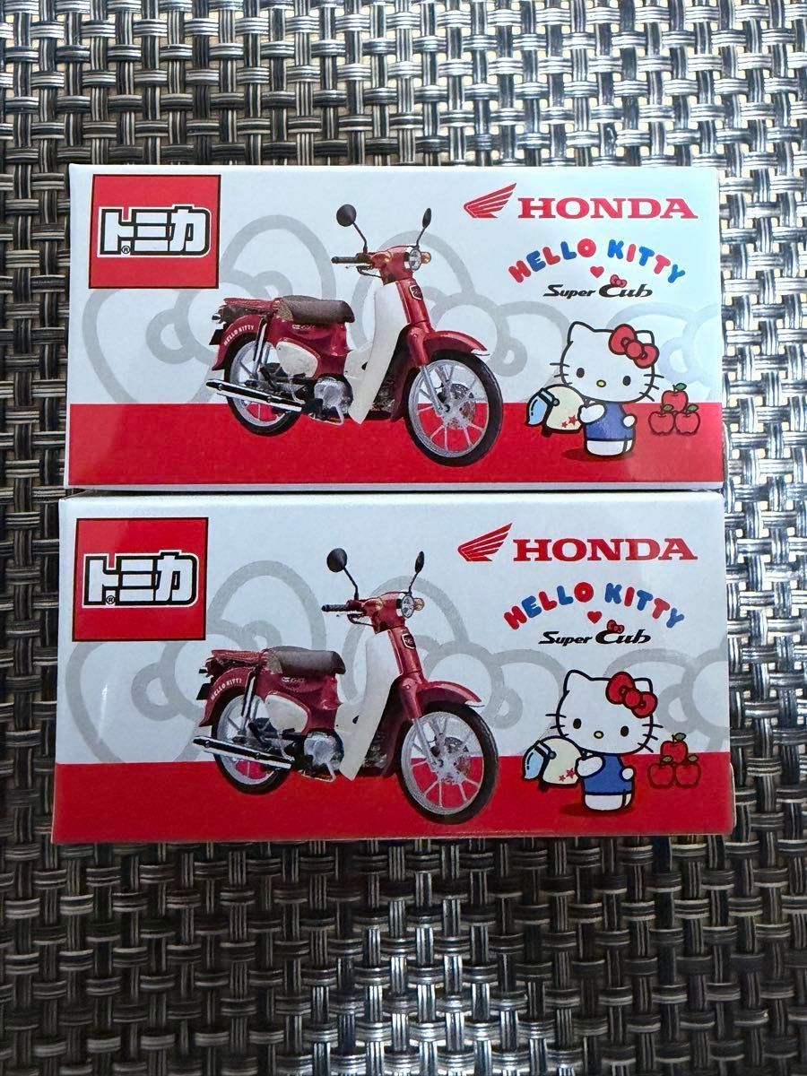 トミカ スーパーカブ HELLO KITTY コラボ モデル ホンダ ハローキティ