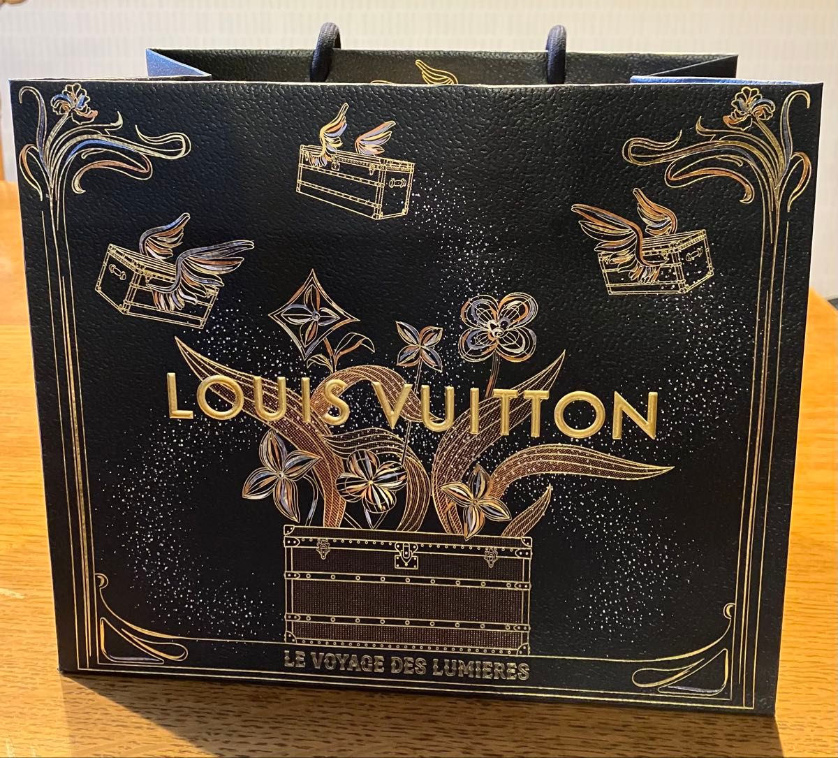 LOUIS VUITTON ルイヴィトン2025年 クリスマス限定 ショッパー 紙袋