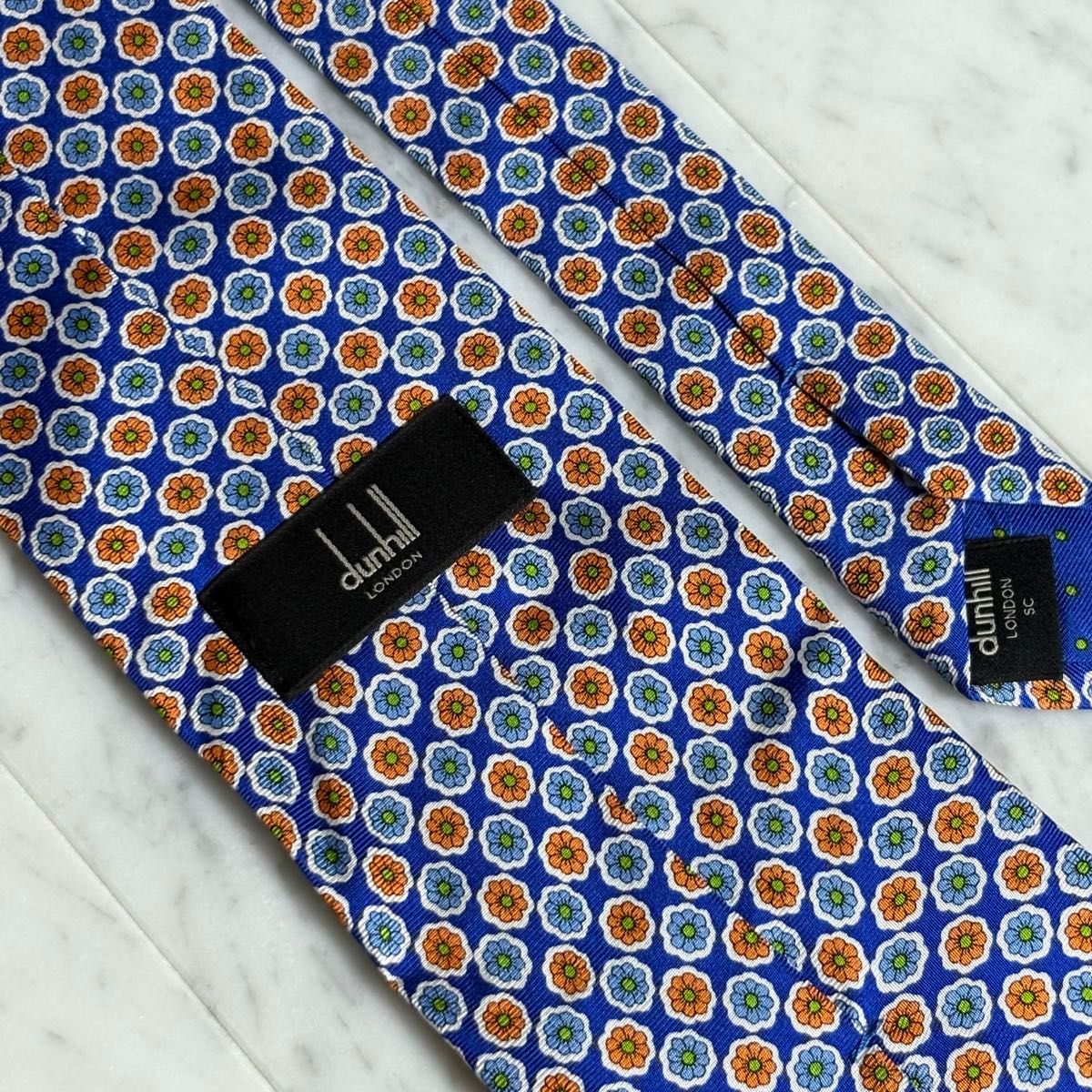 dunhill ネクタイ ブルー 花柄 パターン柄 マルチカラー｜Yahoo!フリマ