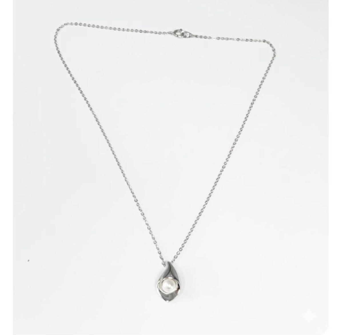 未使用級TASAKI タサキアコヤパールネックレスSILVER雫ドロップ