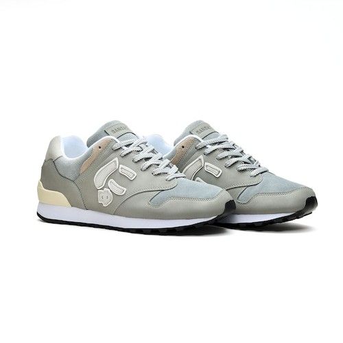 28 5㎝】新品未使用 にゅスニーカー「GRAY」10周年限定モデル【当選品