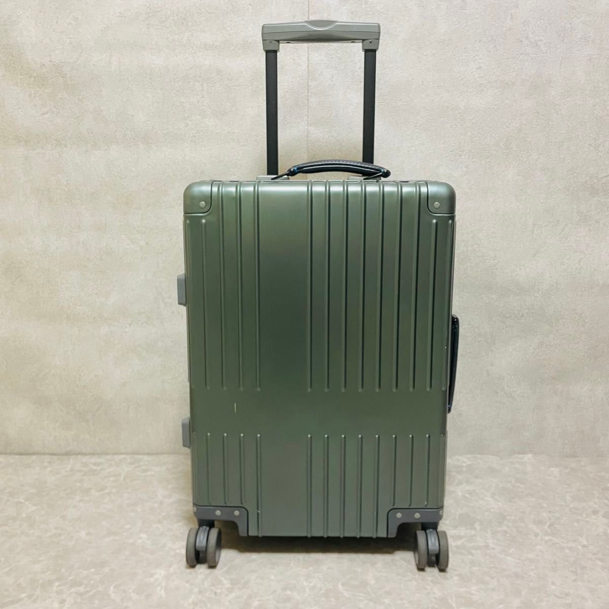 送料無料 展示品 超美品 innovator イノベーター キャリーケース
