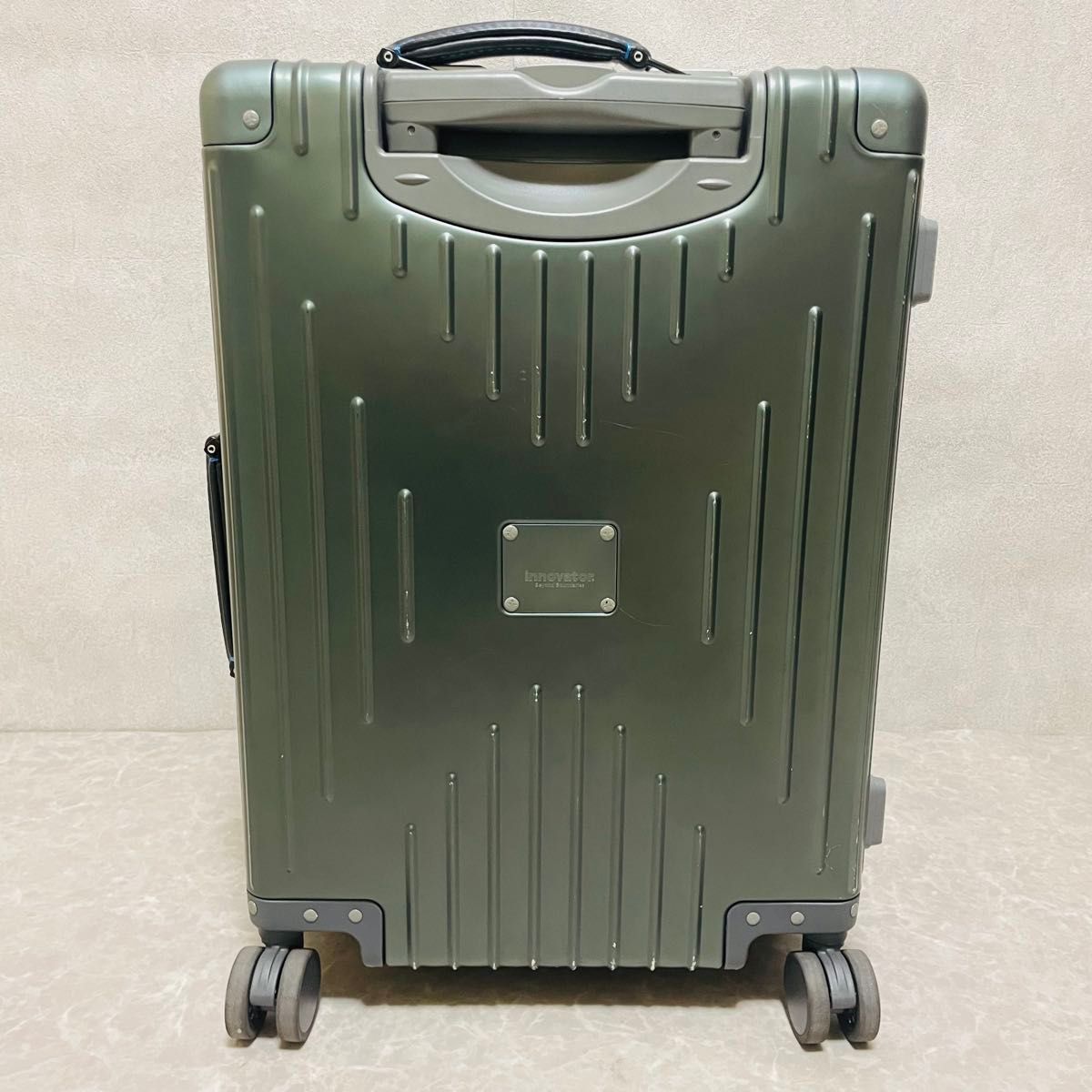 送料無料 展示品 超美品 innovator イノベーター キャリーケース