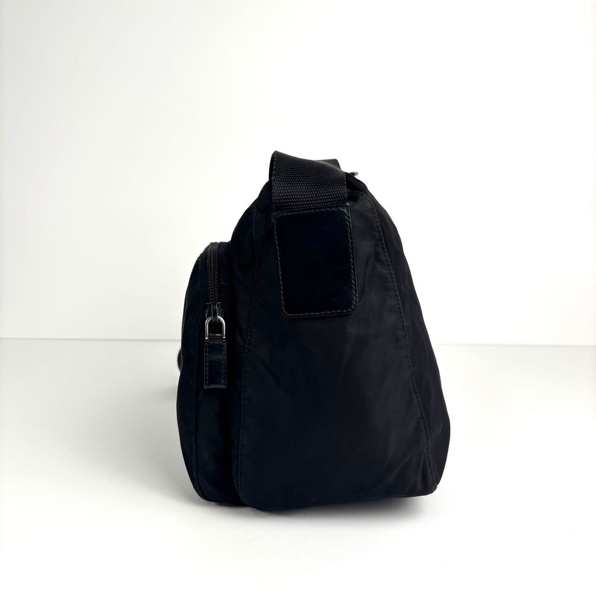 美品 PRADA プラダ ショルダーバッグ 三角ロゴ プレートカメラバッグ