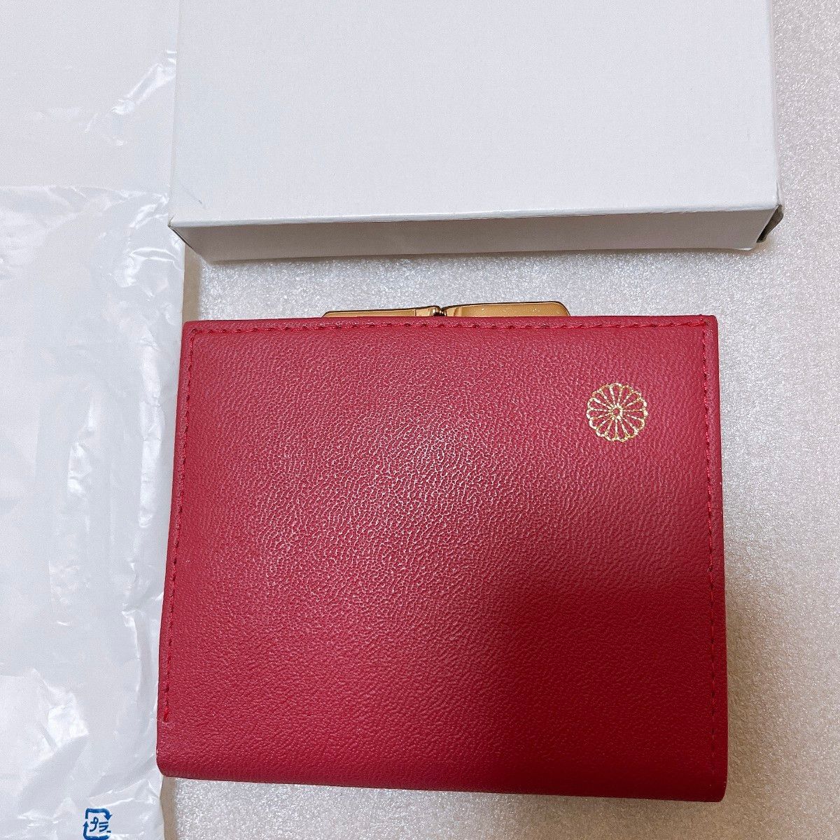 皇居本革財布 ローズピンク 2つ折りがま口タイプ 大安吉日購入 財布 菊