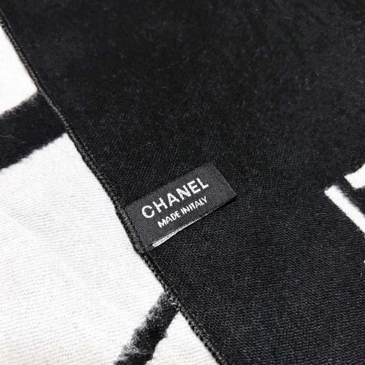 新品 CHANEL シャネル ストール ノベルティ 白 黒 カシミヤ マフラー