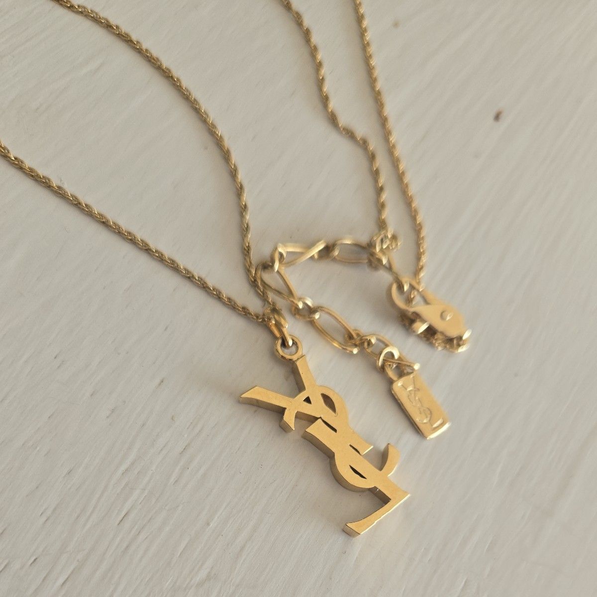 美品 イヴサンローラン ネックレス ロゴ Yves Saint Laurent ゴールド