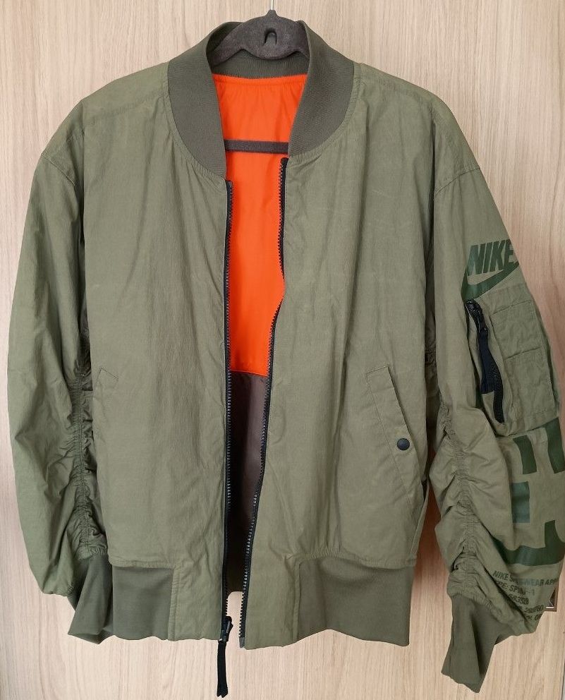 ナイキ nike）MA-1タイプのフライトジャケットカーキ色 リバーシブル