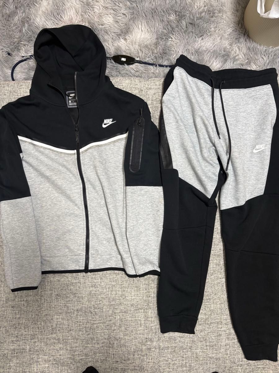 NIKE テックフリース 海外限定カラー ナイキ 黒白 セットアップ 廃盤 M