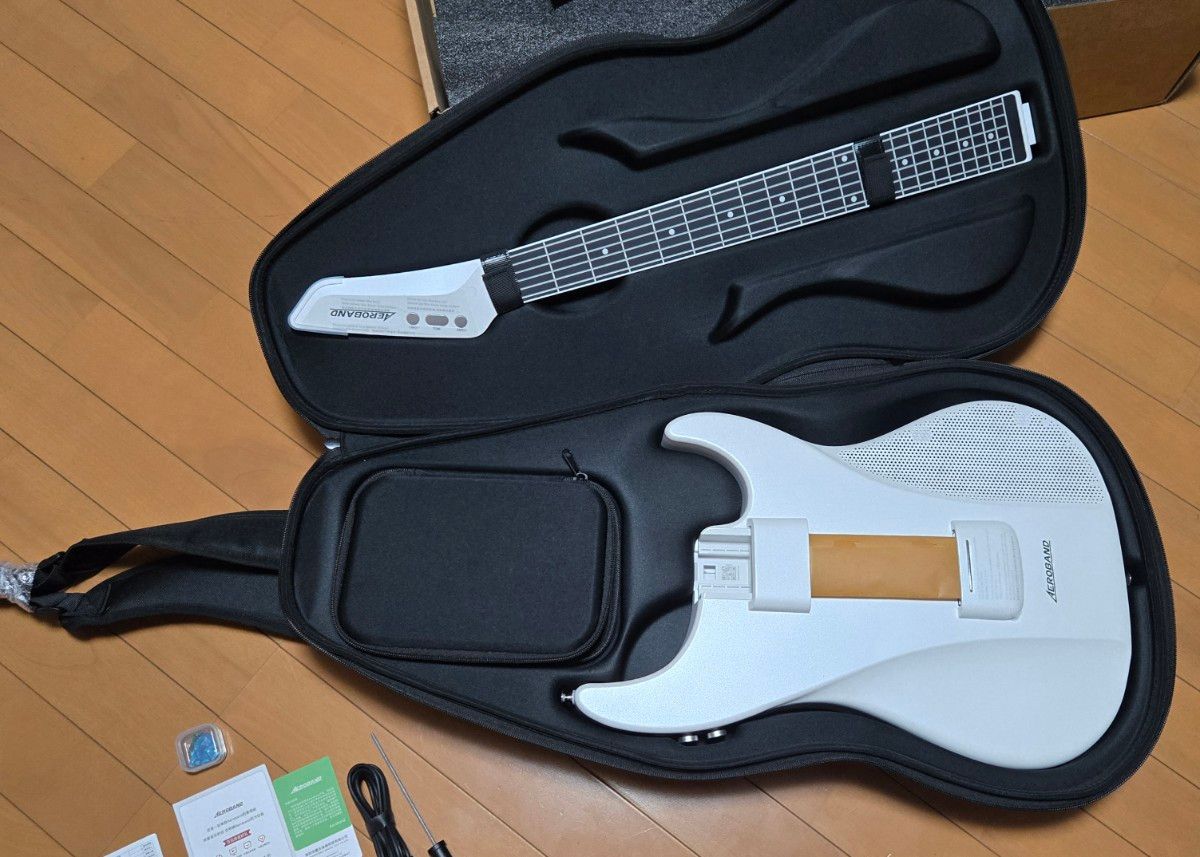 AEROBAND 白 エアロバンド ギター 新品 未使用｜Yahoo!フリマ（旧