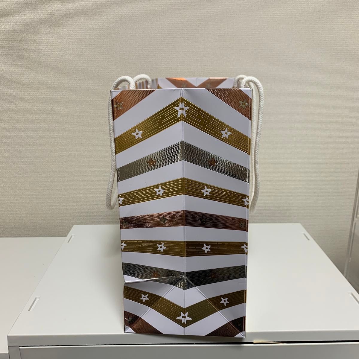 DIOR 2025年最新 ホリデー限定紙袋 ショッパー 27x23x11 5cm｜Yahoo