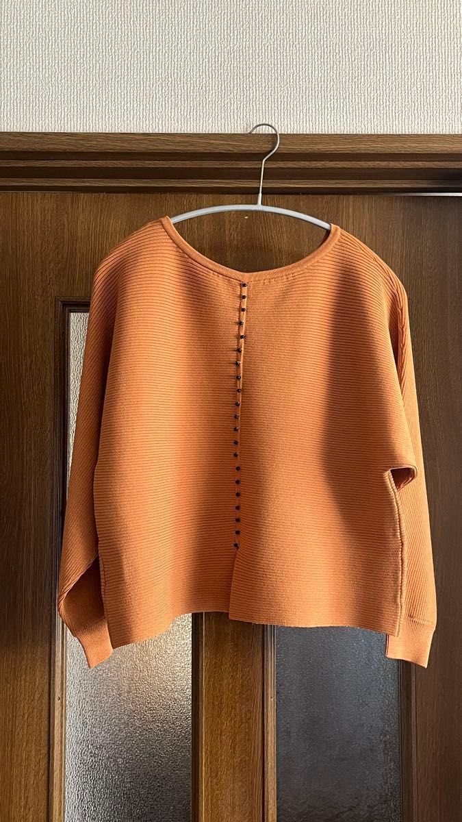 新品タグ付き ビアズリー BEARDSLEY 後ろパールニット キャメル