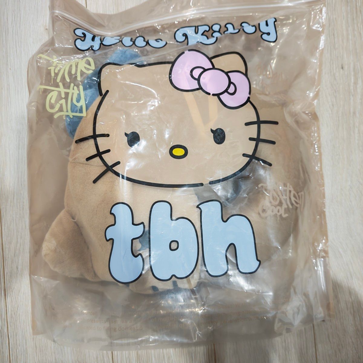 ハローキティ日焼 Hello Kitty tbh 海外限定 ネックピロー｜Yahoo