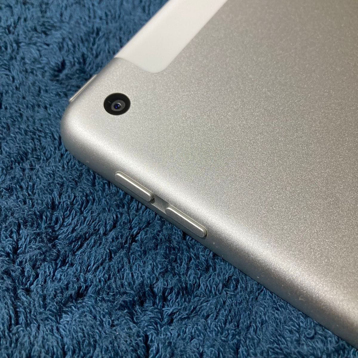 動作良好 】iPad 第8世代 32GB シルバー Wi-Fi+Cellularモデル SIM