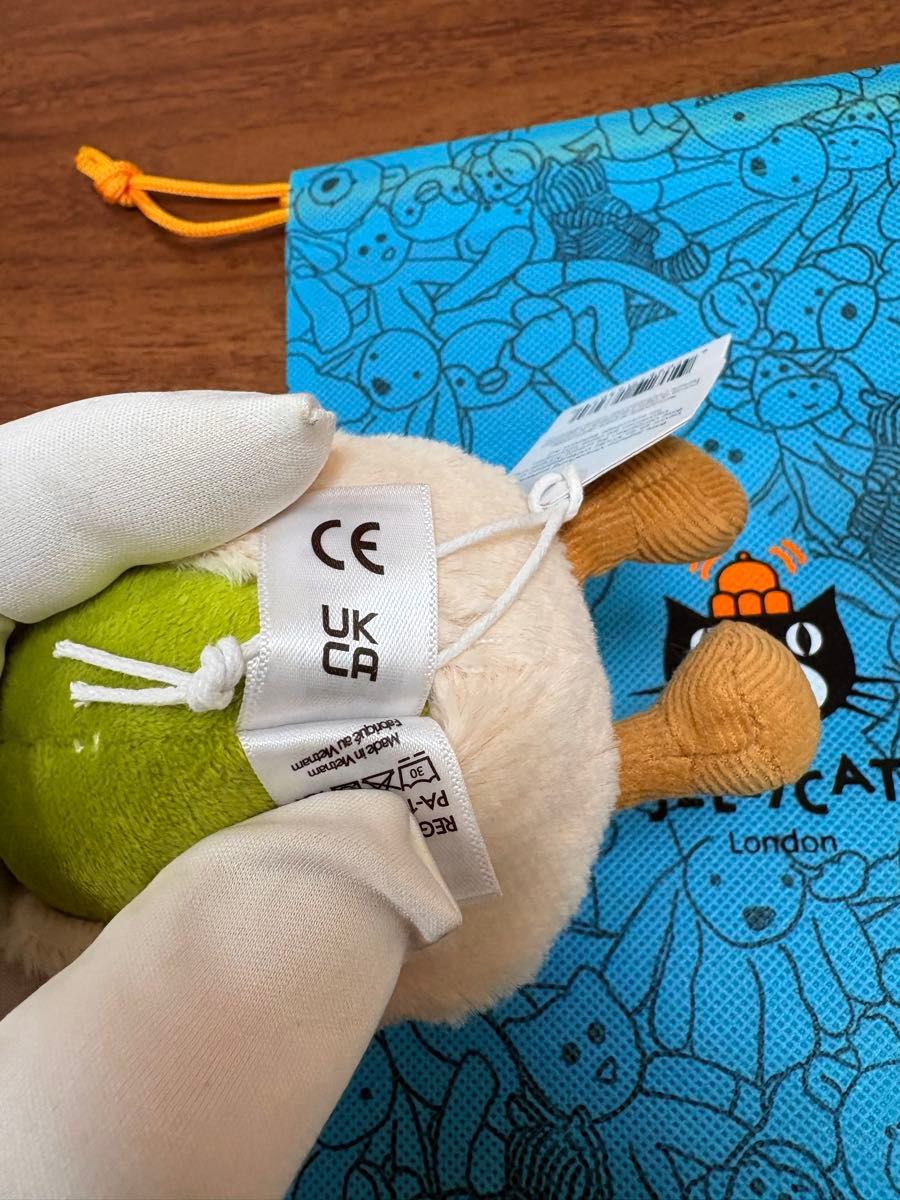 未使用品 ジェリーキャットJellycat ピスタチオ型ぬいぐるみ